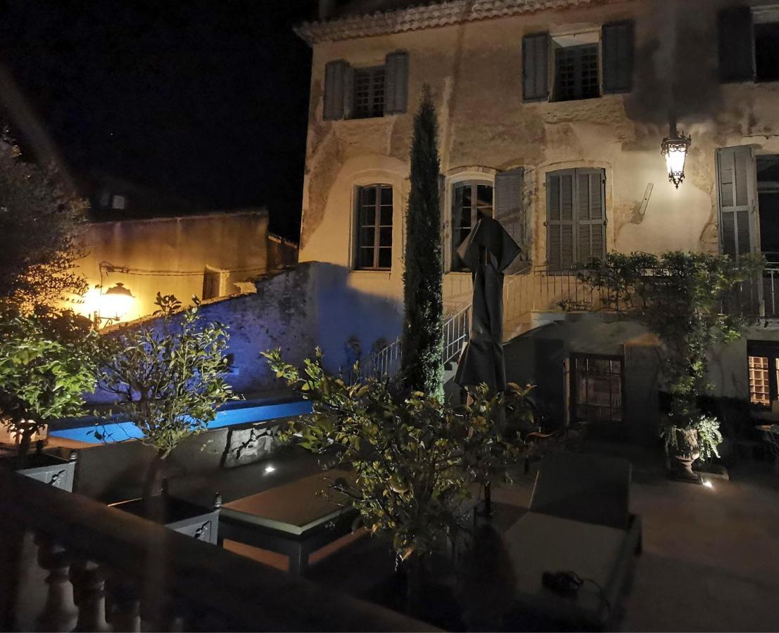 Le Petit Chateau Châteauneuf-de-Gadagne Kültér fotó
