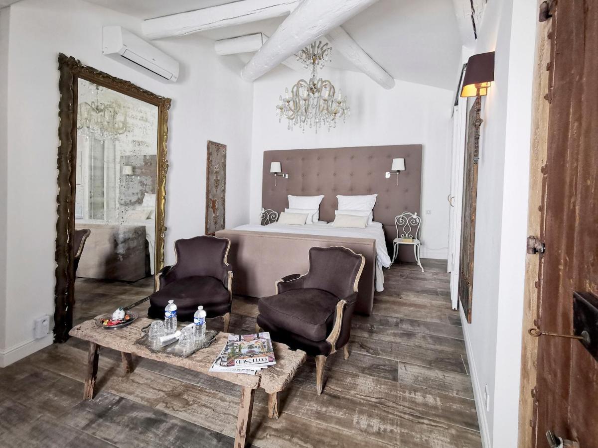Le Petit Chateau Châteauneuf-de-Gadagne Kültér fotó