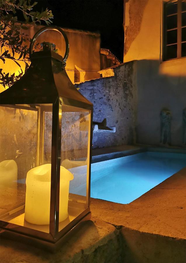 Le Petit Chateau Châteauneuf-de-Gadagne Kültér fotó